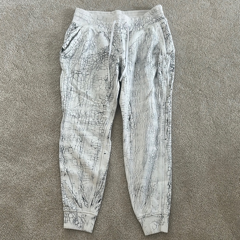 Lululemon scuba joggers.